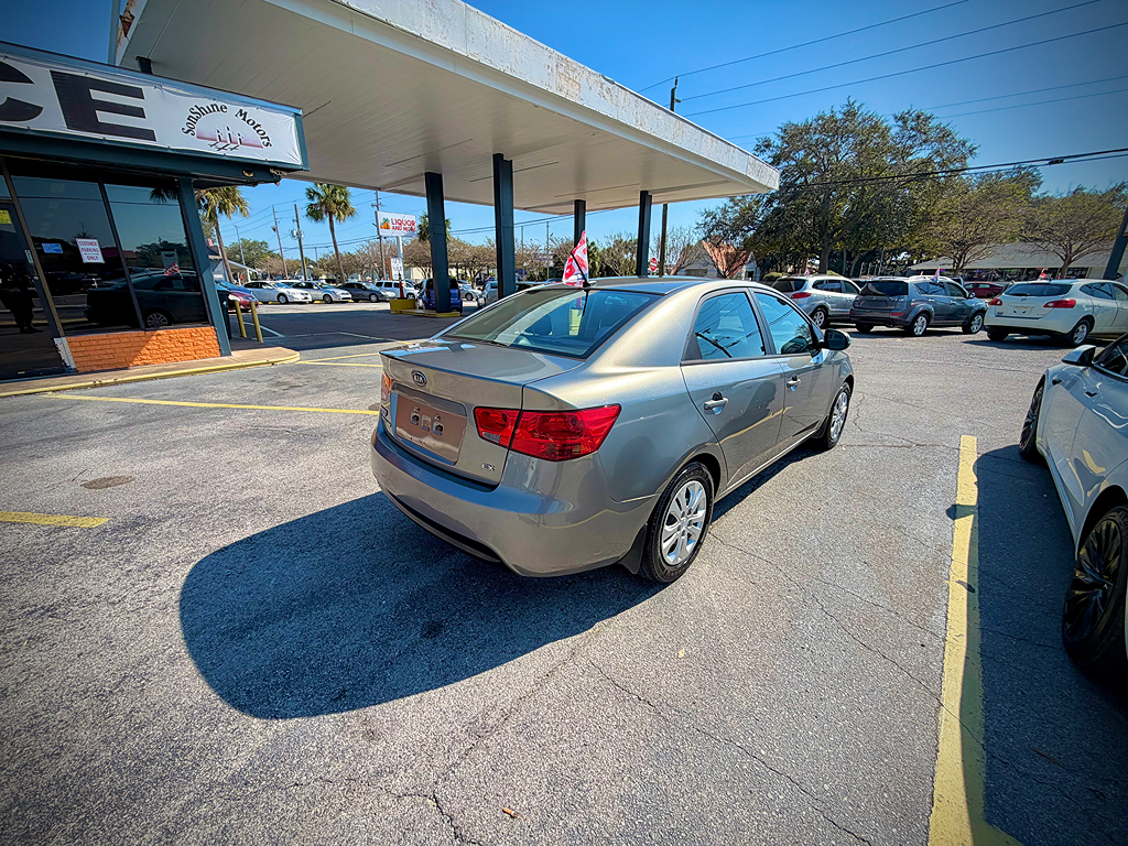 Additional photo of vehicle.