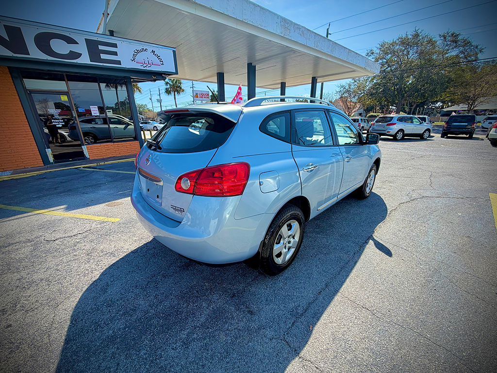Additional photo of vehicle.