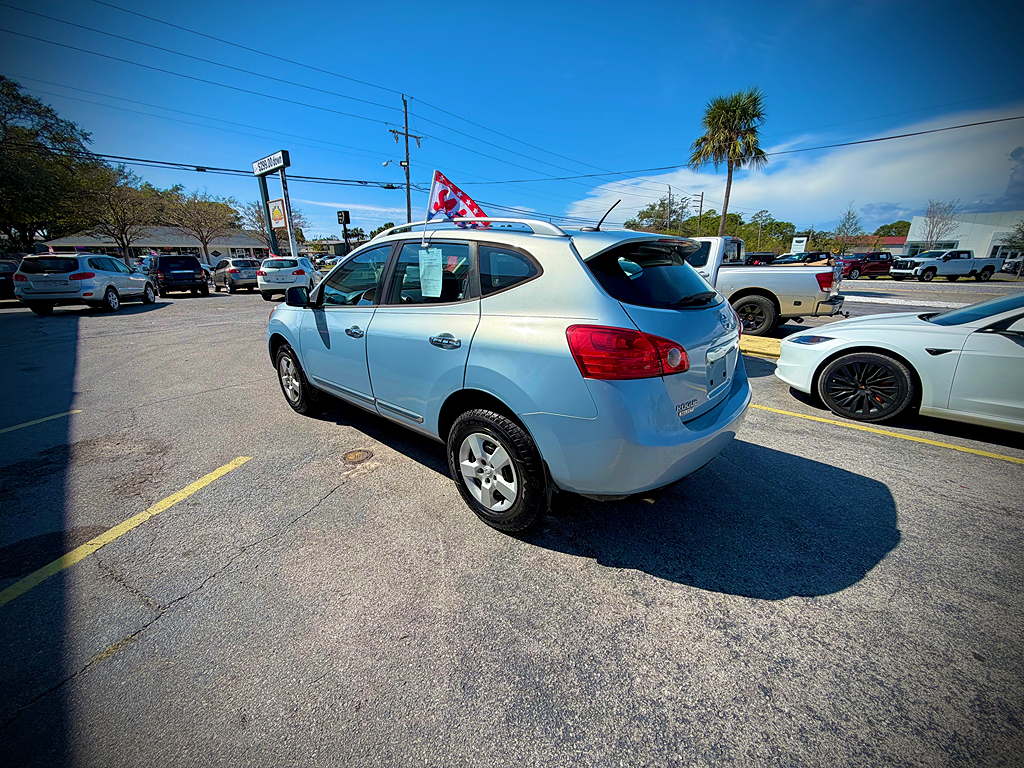Additional photo of vehicle.