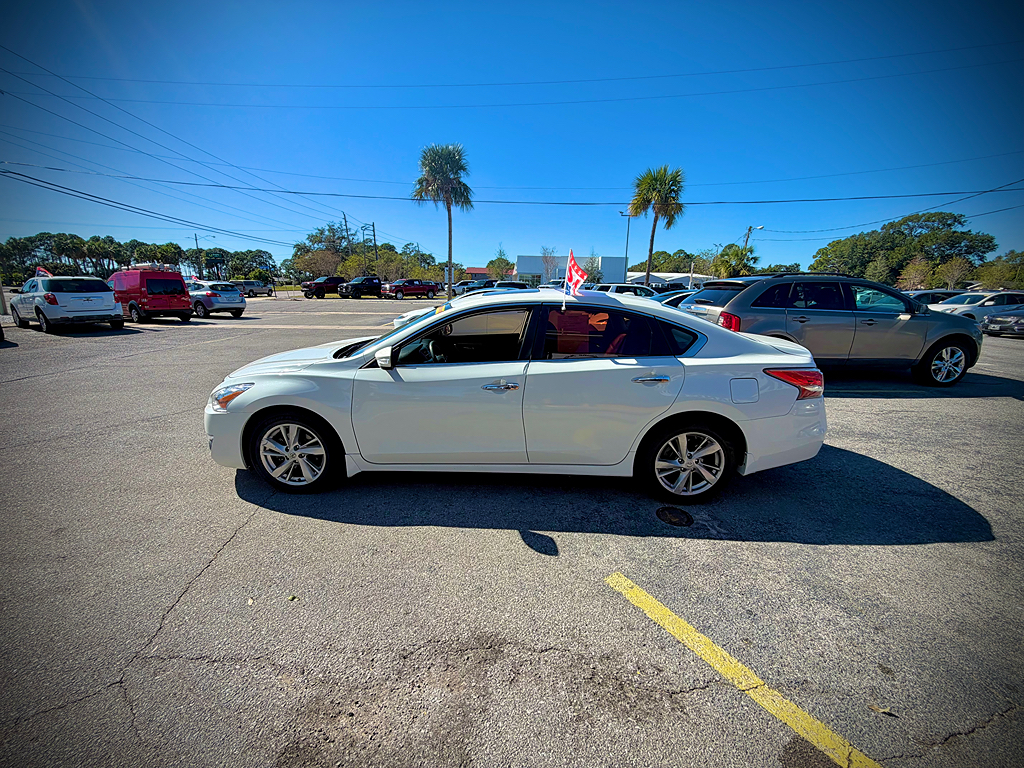 Additional photo of vehicle.