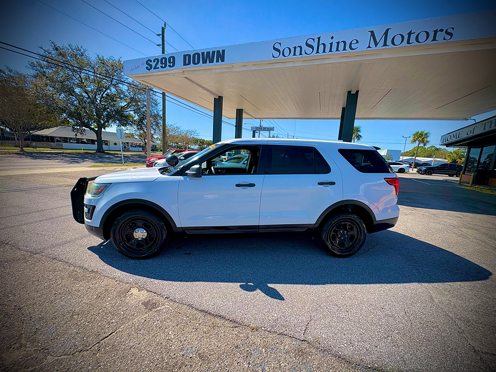 Additional photo of vehicle.
