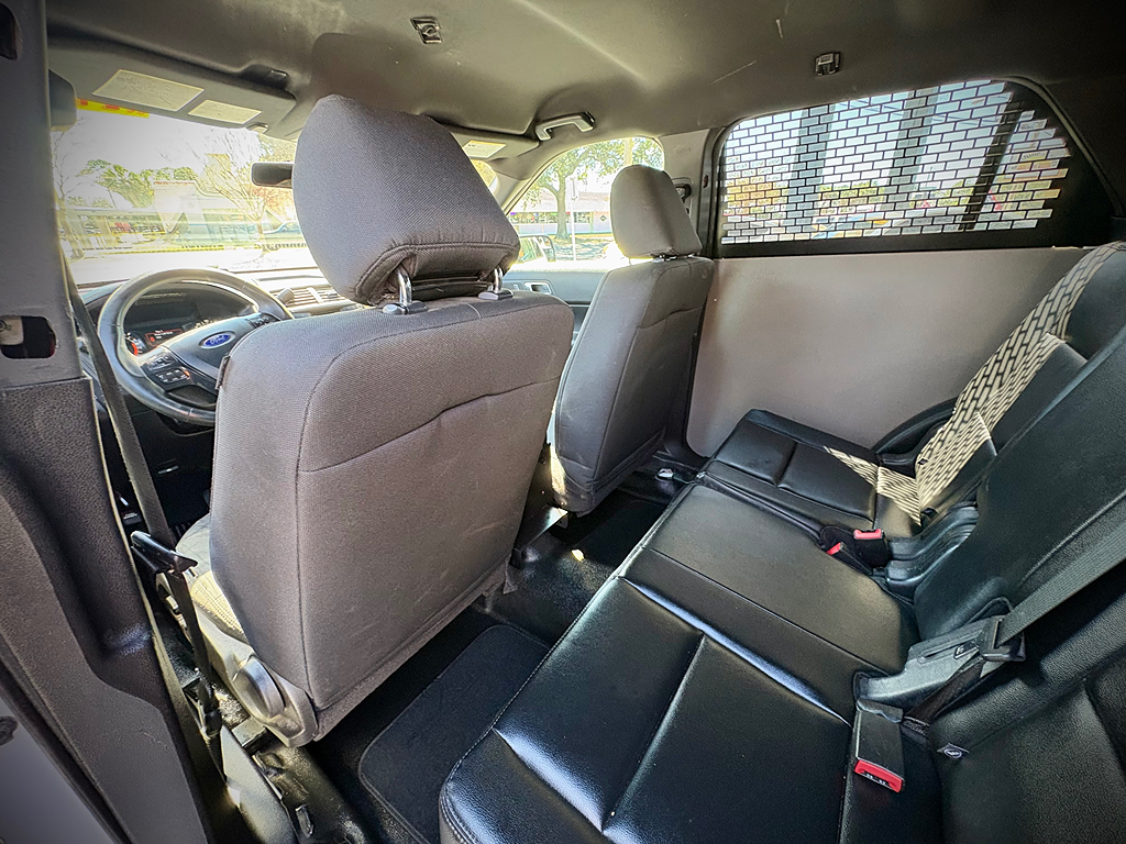 Additional photo of vehicle.