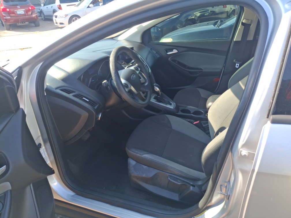 Additional photo of vehicle.