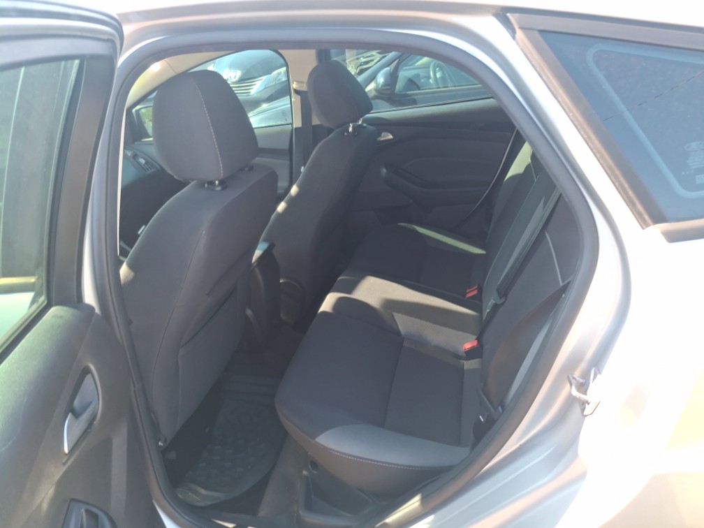 Additional photo of vehicle.