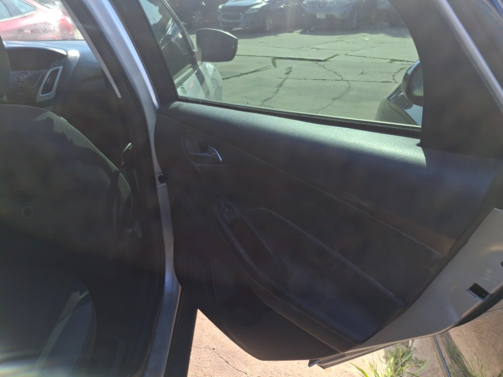 Additional photo of vehicle.