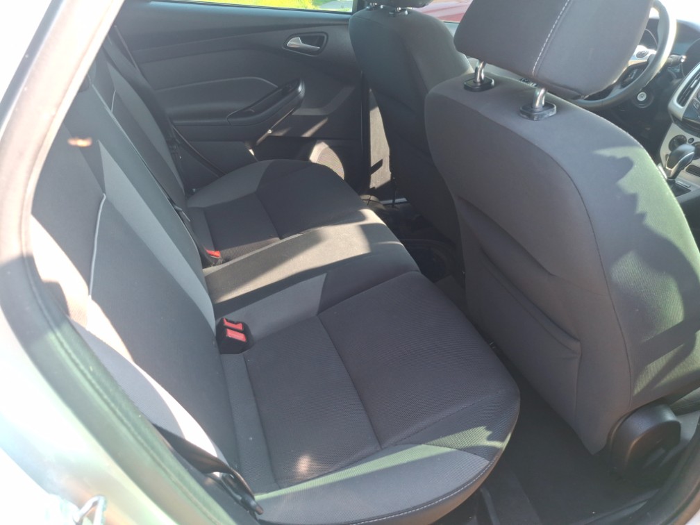 Additional photo of vehicle.