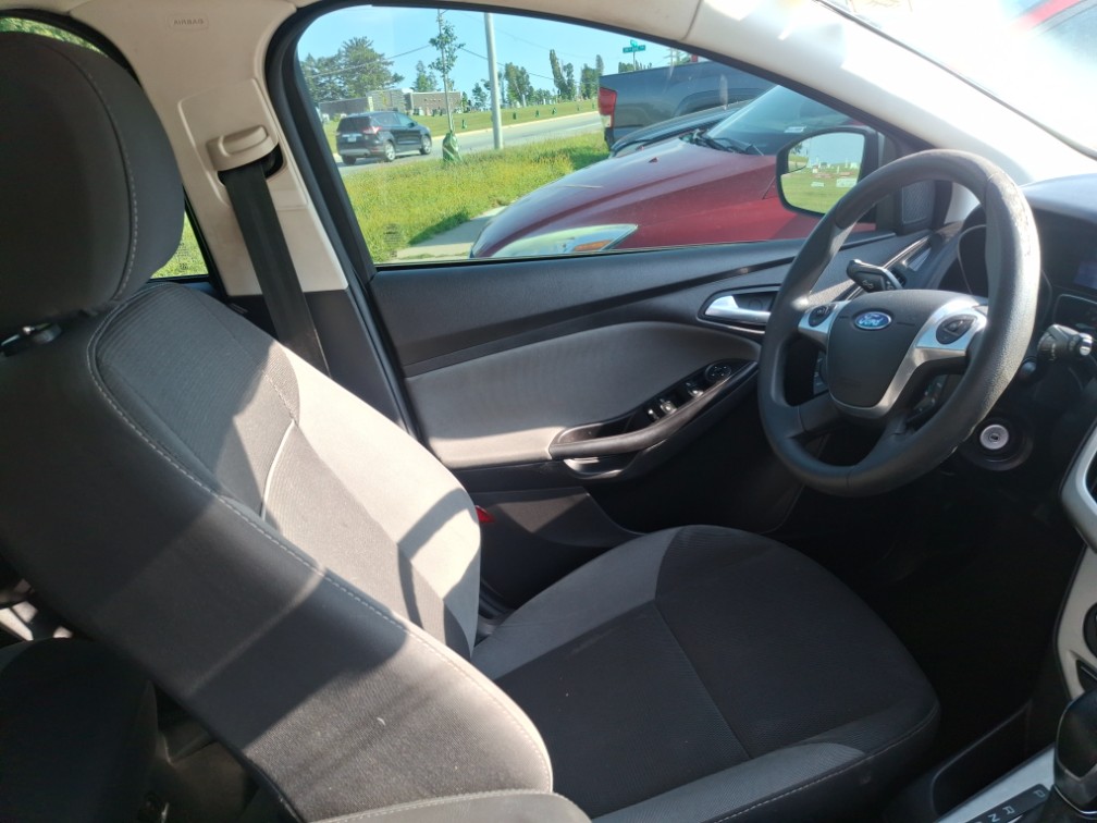 Additional photo of vehicle.