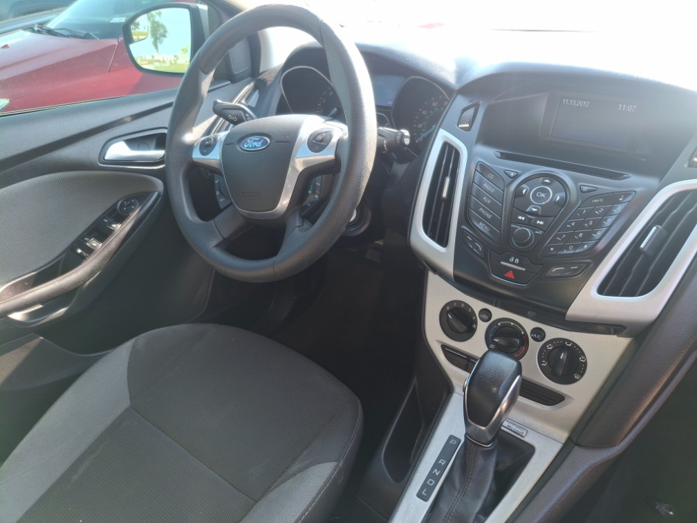 Additional photo of vehicle.