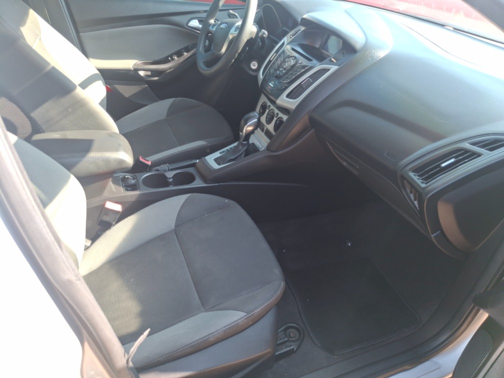 Additional photo of vehicle.