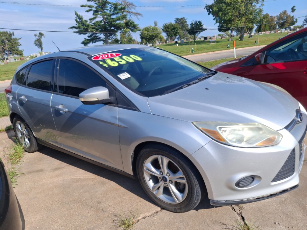 Additional photo of vehicle.