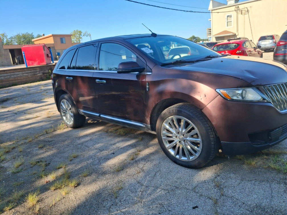 Additional photo of vehicle.