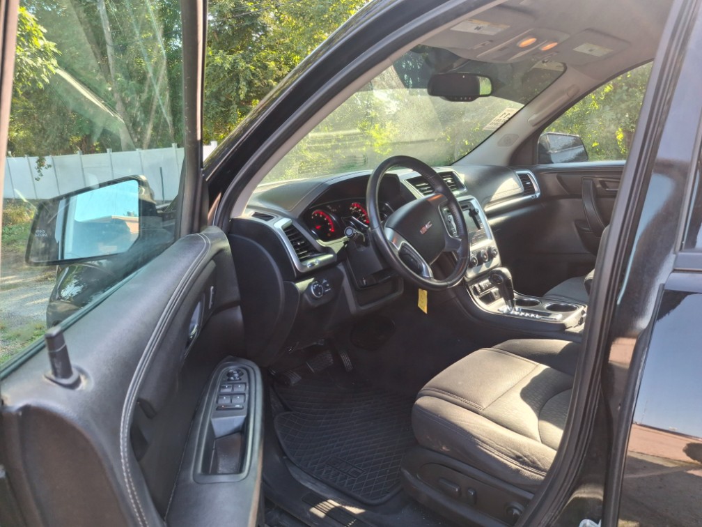 Additional photo of vehicle.