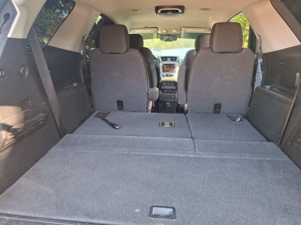 Additional photo of vehicle.