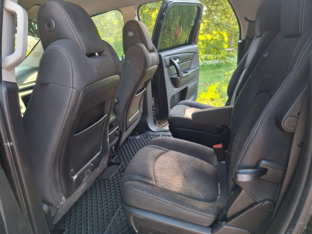 Additional photo of vehicle.