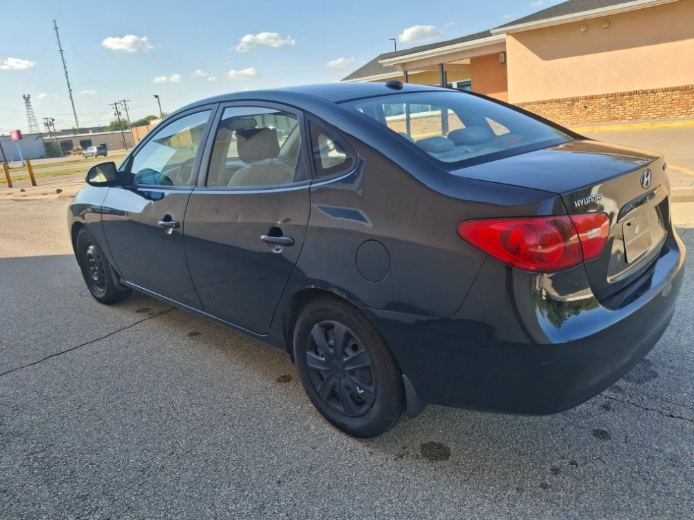 Additional photo of vehicle.