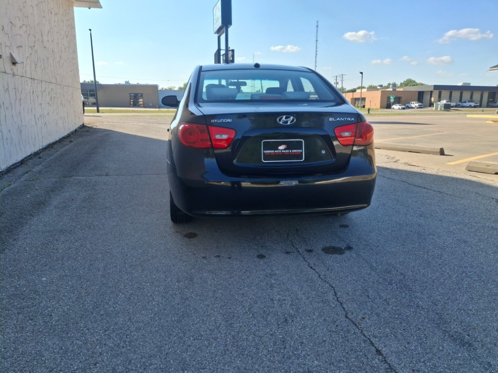 Additional photo of vehicle.