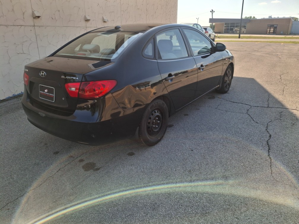 Additional photo of vehicle.