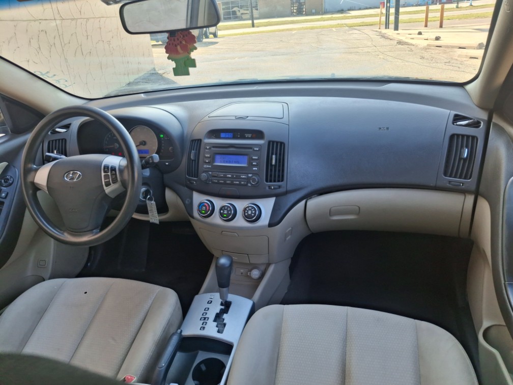 Additional photo of vehicle.