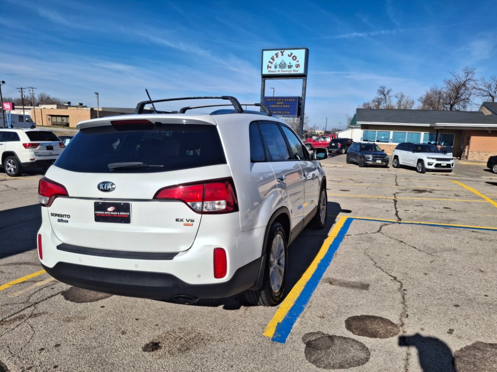 Additional photo of vehicle.