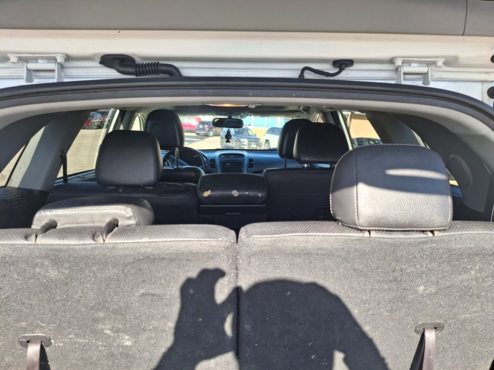 Additional photo of vehicle.