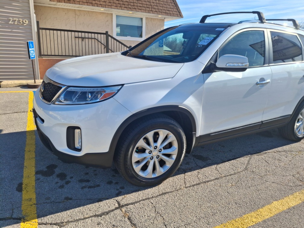 Additional photo of vehicle.