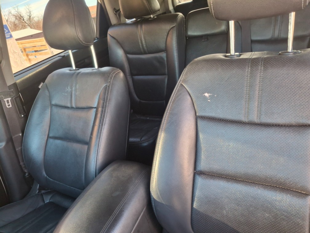 Additional photo of vehicle.