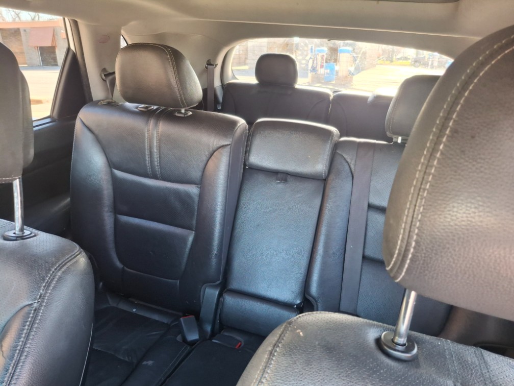 Additional photo of vehicle.