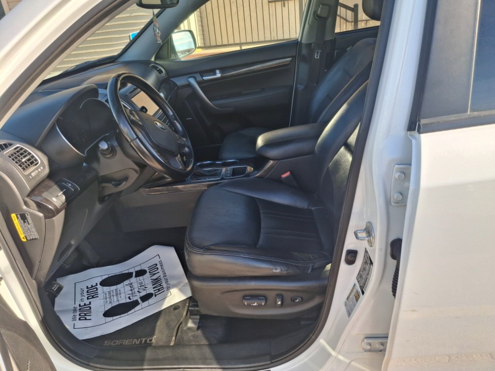 Additional photo of vehicle.