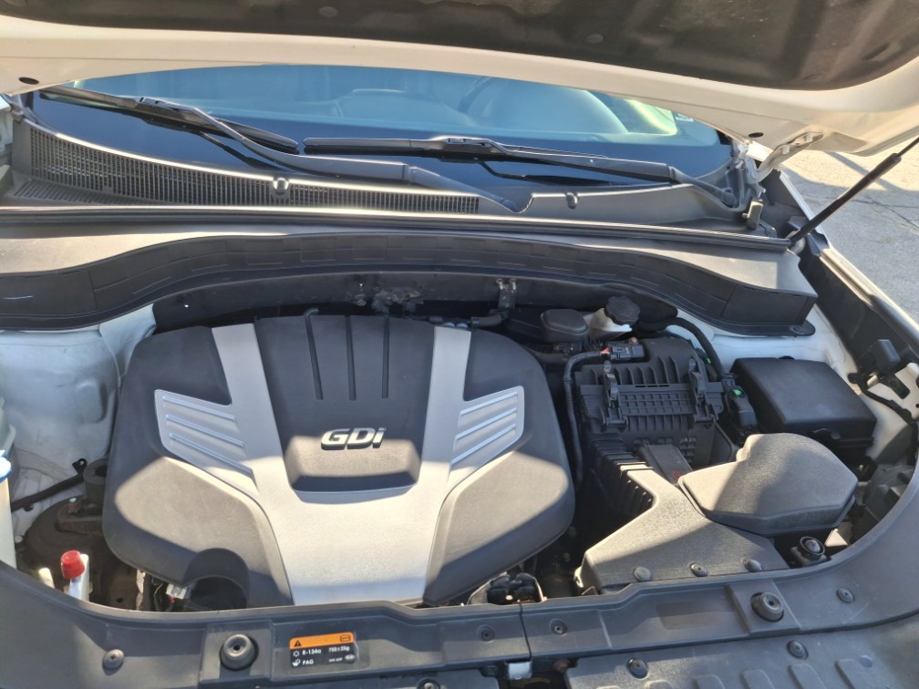 Additional photo of vehicle.