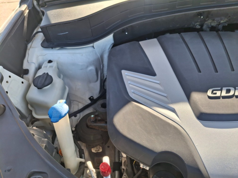 Additional photo of vehicle.