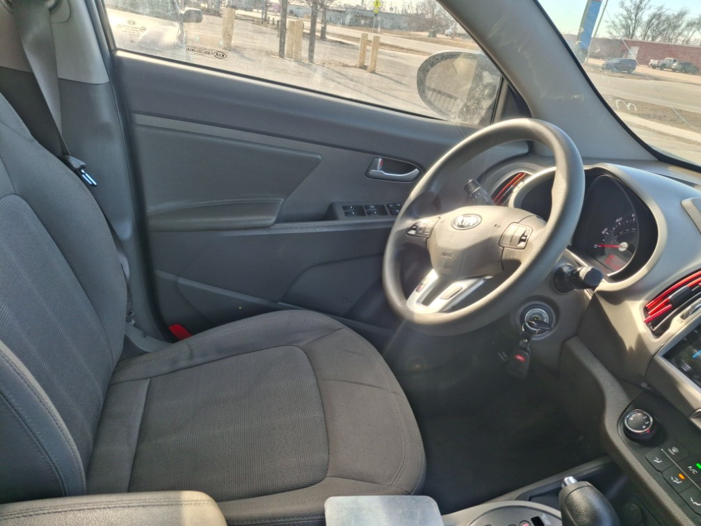 Additional photo of vehicle.