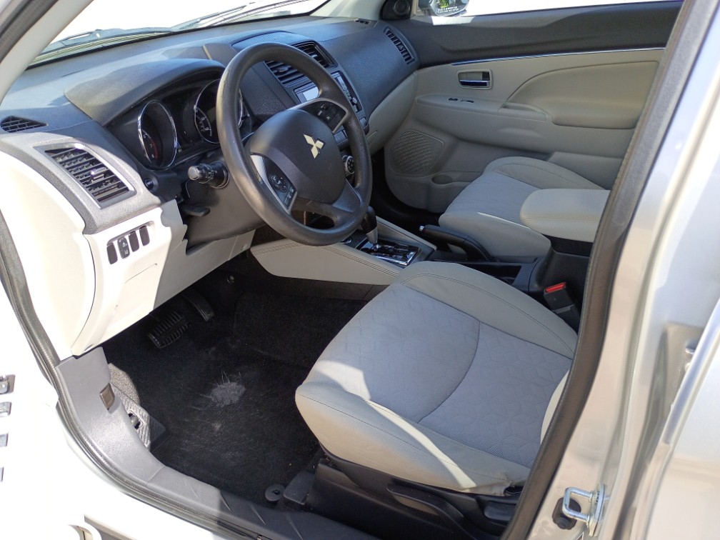 Additional photo of vehicle.