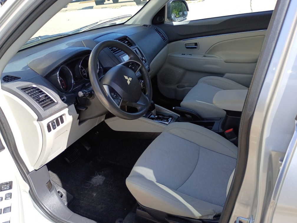 Additional photo of vehicle.