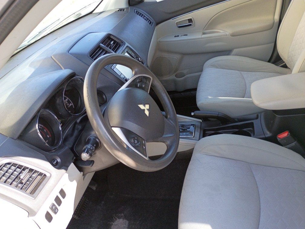 Additional photo of vehicle.