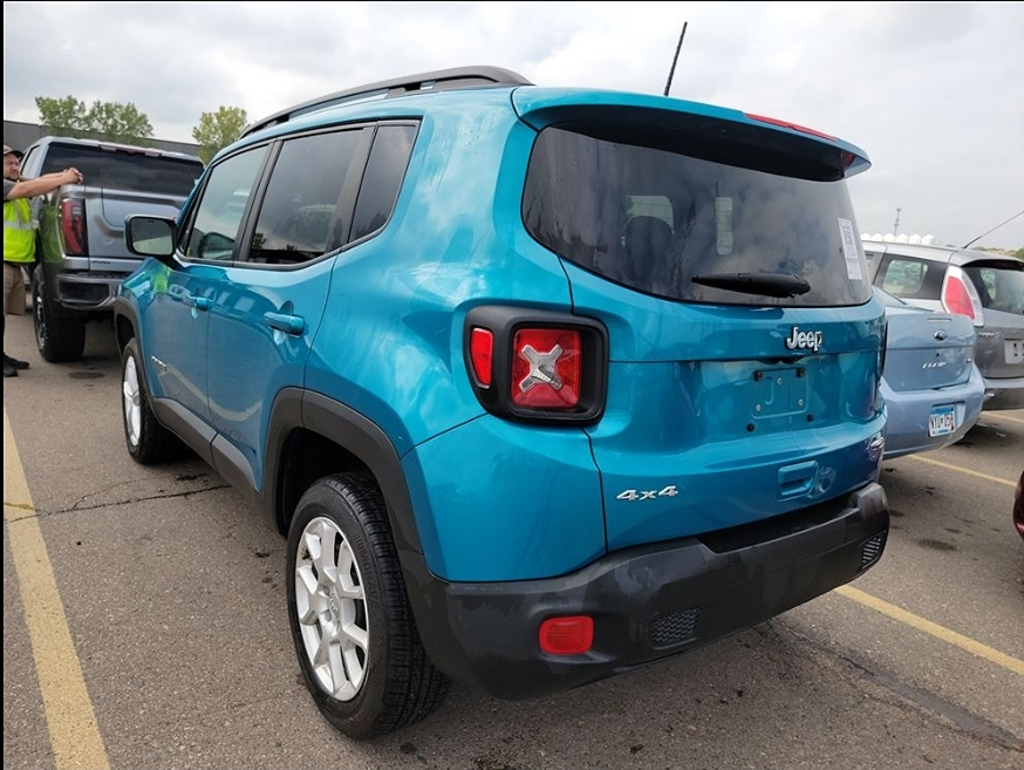 Additional photo of vehicle.