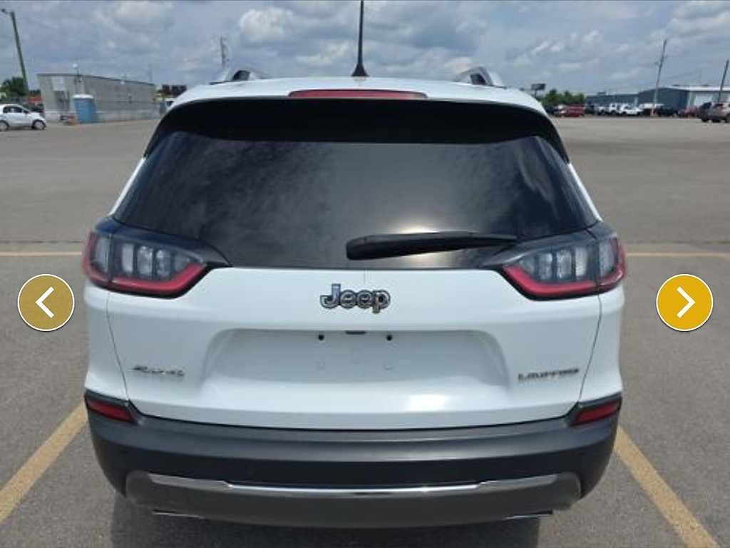 Additional photo of vehicle.