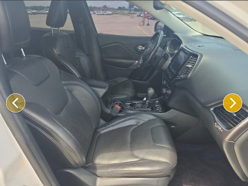 Additional photo of vehicle.