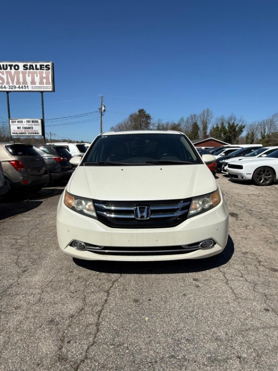 2015 Honda Odyssey Touring's photo