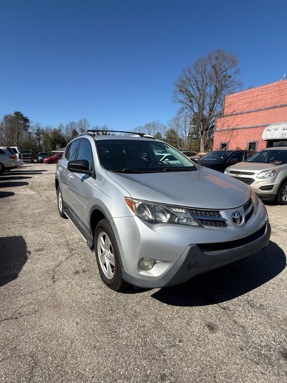 2013 Toyota RAV4 LE's photo