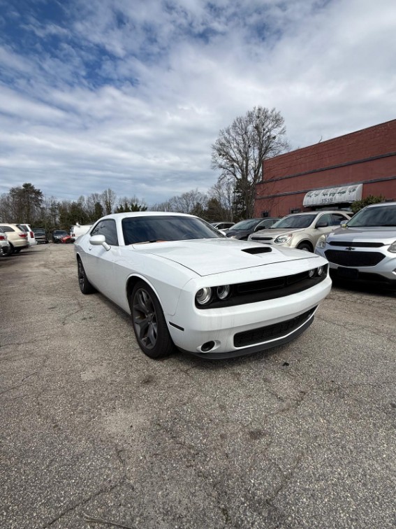 2022 Dodge Challenger GT Auto's photo