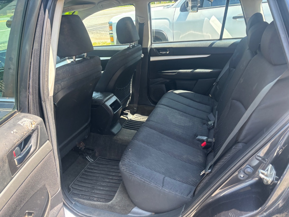 2011 Subaru Outback 2.5i - Photo 6