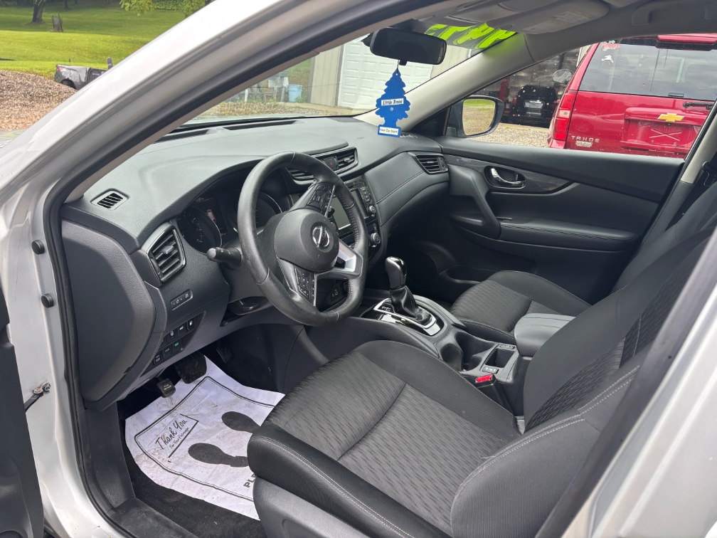 2019 Nissan Rogue SV - Photo 4