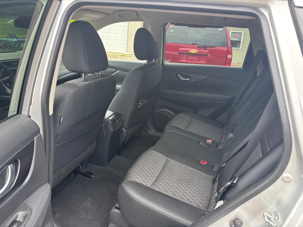 2019 Nissan Rogue SV - Photo 5