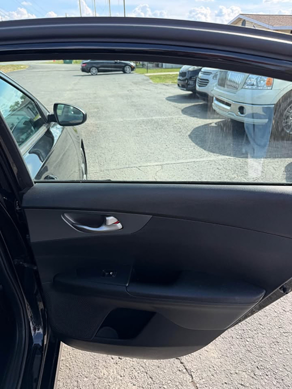 Additional photo of vehicle.