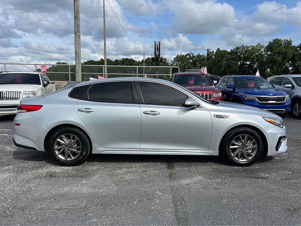 2019 Kia Optima LX - Photo 4