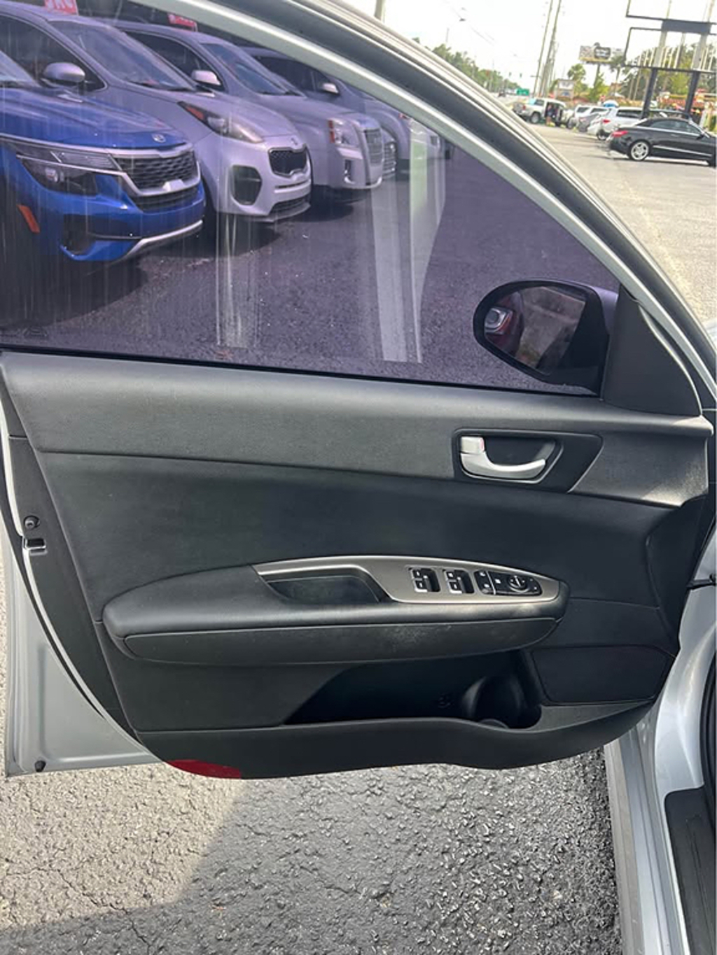 2019 Kia Optima LX - Photo 10