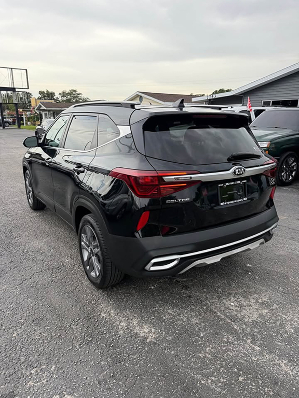 Additional photo of vehicle.
