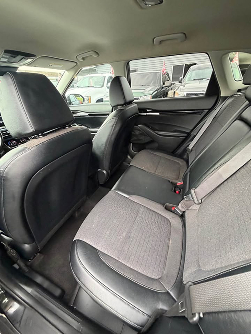 Additional photo of vehicle.