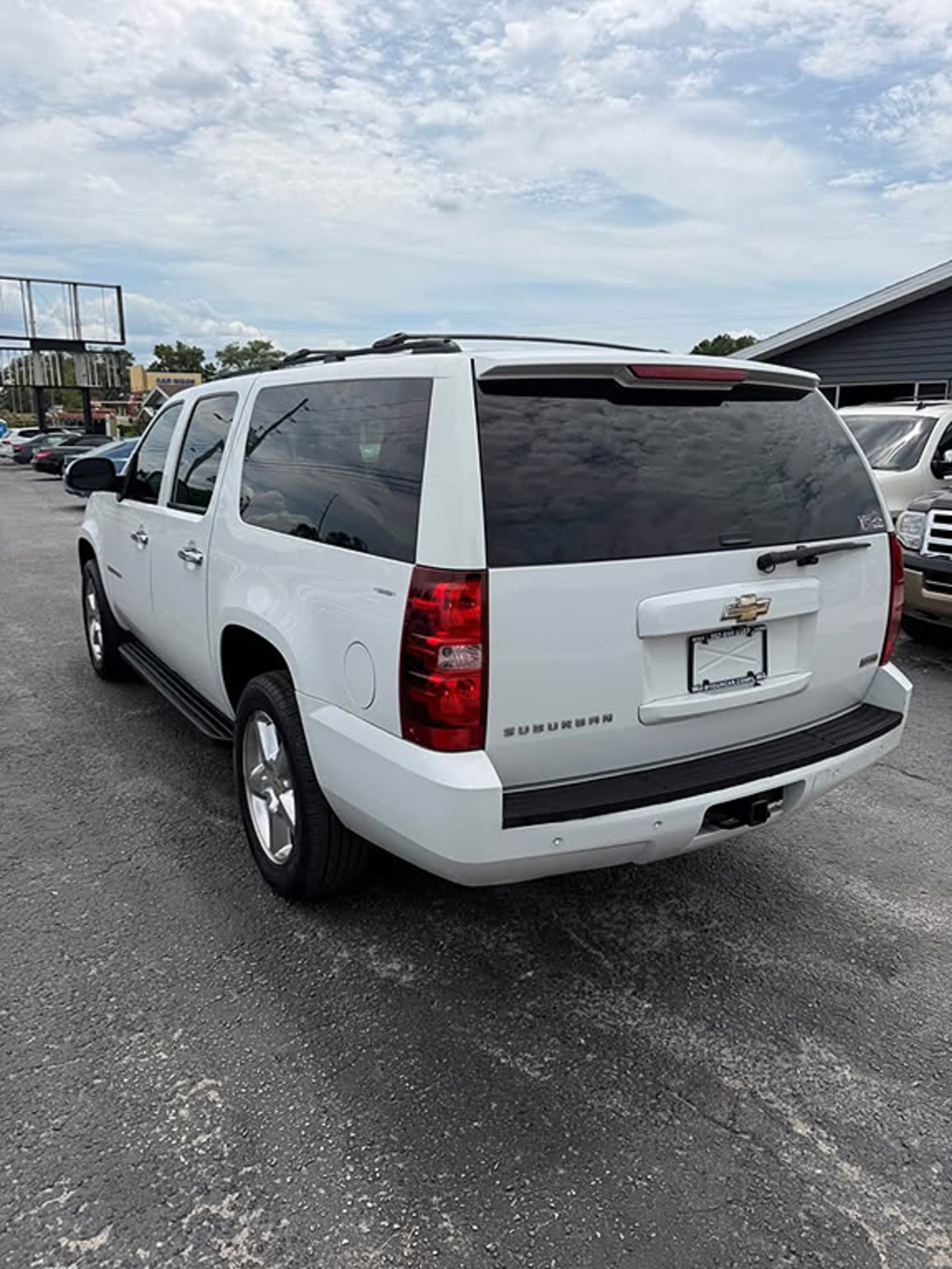 Additional photo of vehicle.