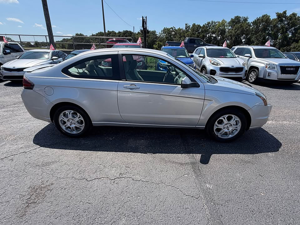 Additional photo of vehicle.